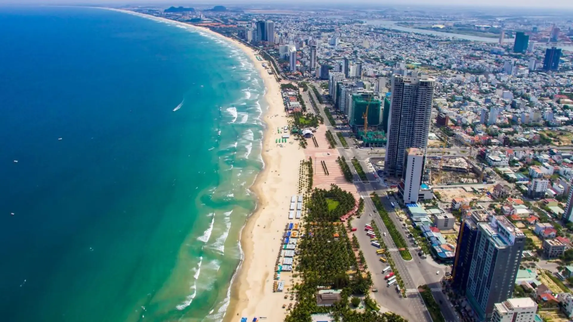 Bãi biển Mỹ Khê với vé máy bay Hà Nội Đà Nẵng