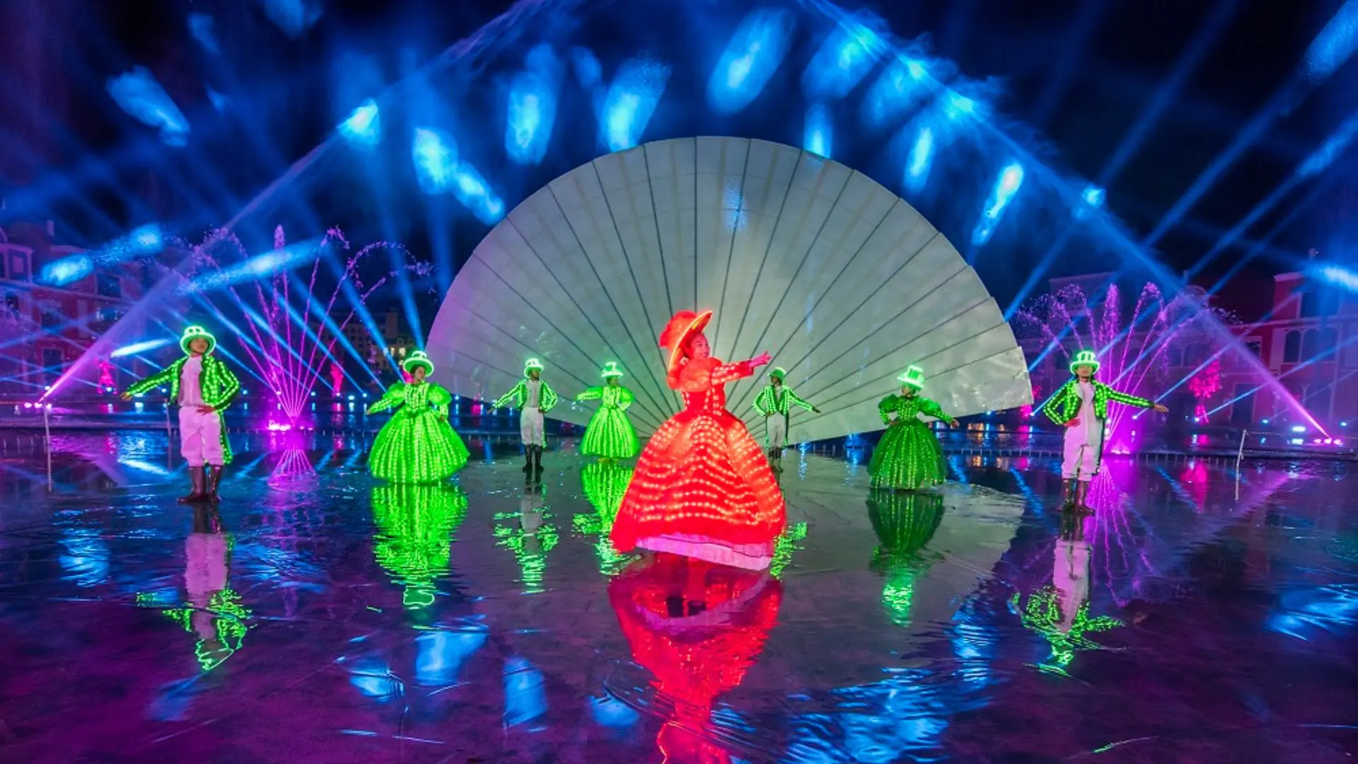 Show diễn ánh sáng và nhạc nước về đêm tại Phú Quốc