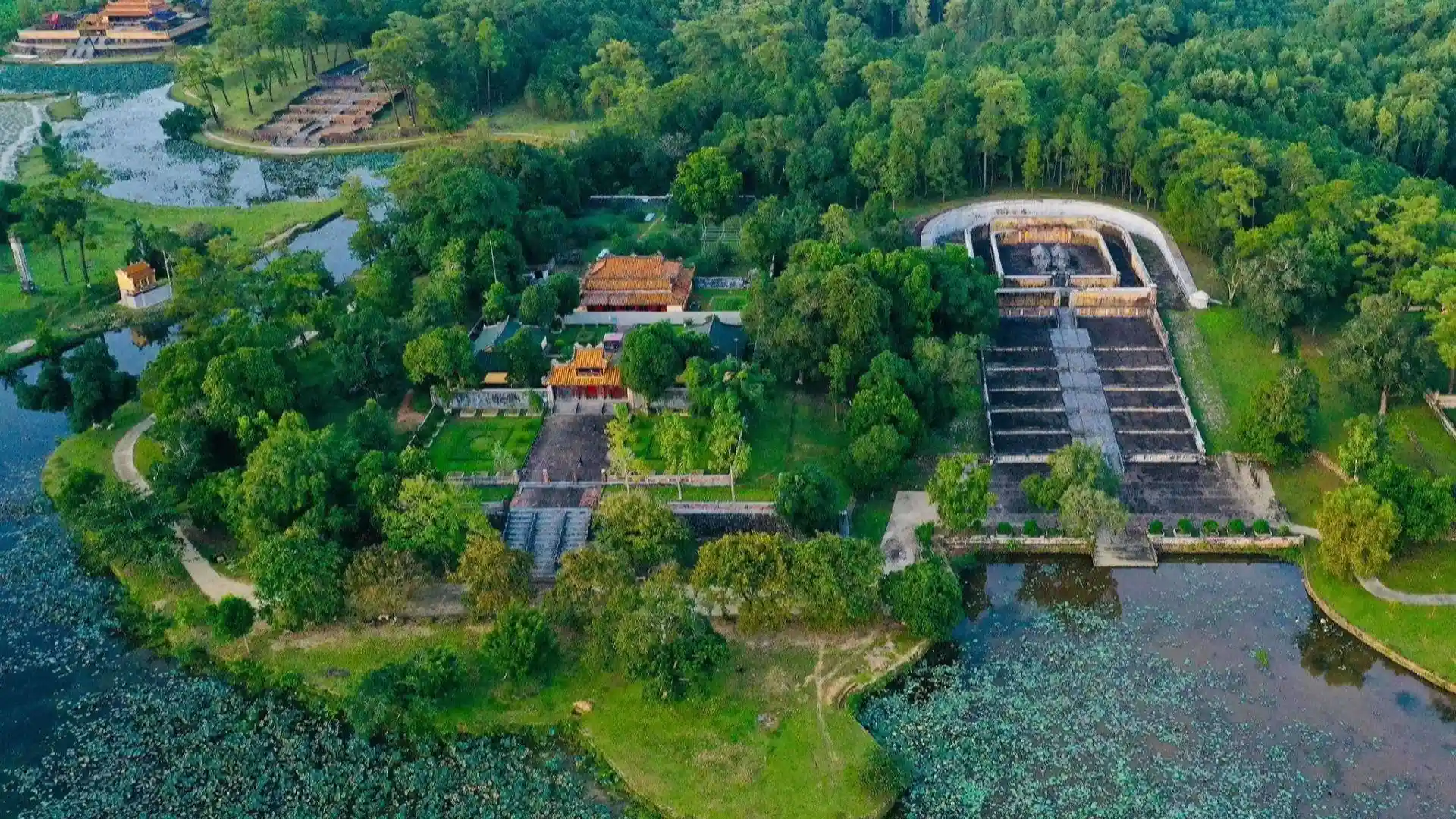 Đặt vé máy bay Sài Gòn Huế Lăng tẩm vua chúa