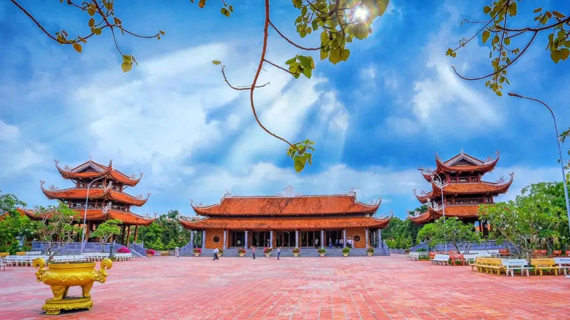 Thiền viện trúc lâm trong vé máy bay hà nội cần thơ
