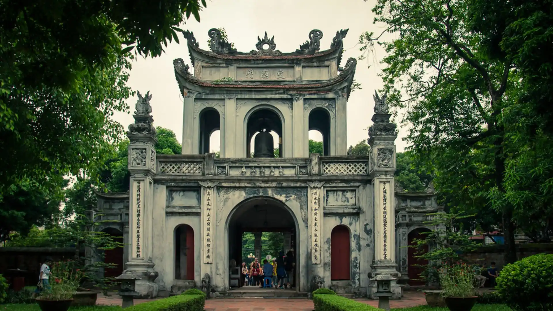 Văn Miếu với vé máy bay Cần Thơ Hà Nội giá rẻ
